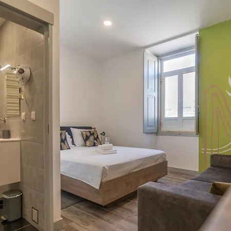 Leevin Stay Guesthouse *